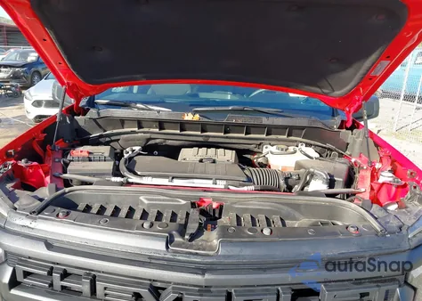 2025 Chevrolet Silverado 1500 4Wd Short Bed Custom z USA, uszkodzony, nr VIN 1GCPKBEK3SZ180524